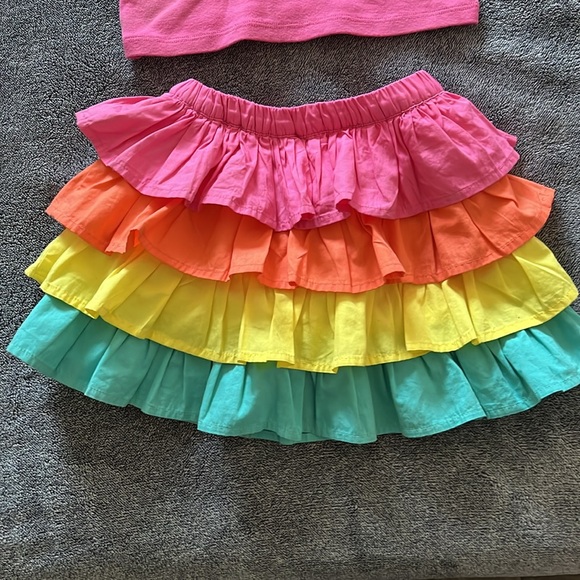 Plus Mystery gift for free - Gymboree T-shirt and skort - Picture 2 of 6